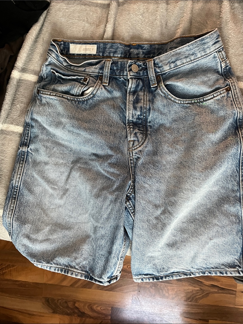 Men's Light Wash Denim Shorts - Zara. Waist size 30